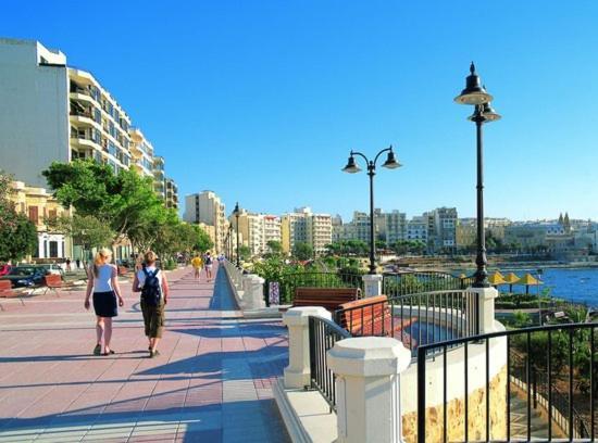 Modern 3 Bedroom Apartment In Central Sliema Exterior foto